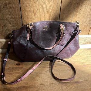 Coach burgundy pebbled leather. Crocodile detailing.